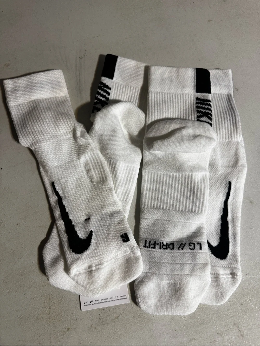 Nike White and Black Athletic Crew Socks - 2 Pairs